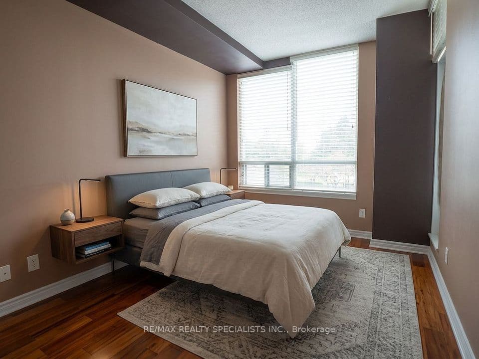 3504 Hurontario Street 307, Mississauga, ON L5B 0B9 – photo 3