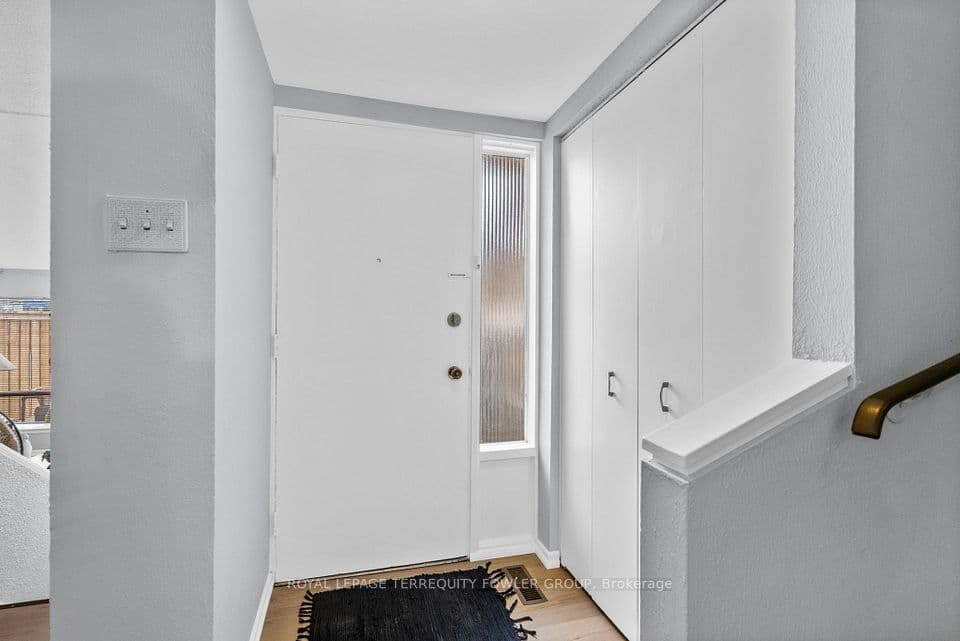 260 John Garland Boulevard 224, Toronto, ON M9V 1N8 – photo 2