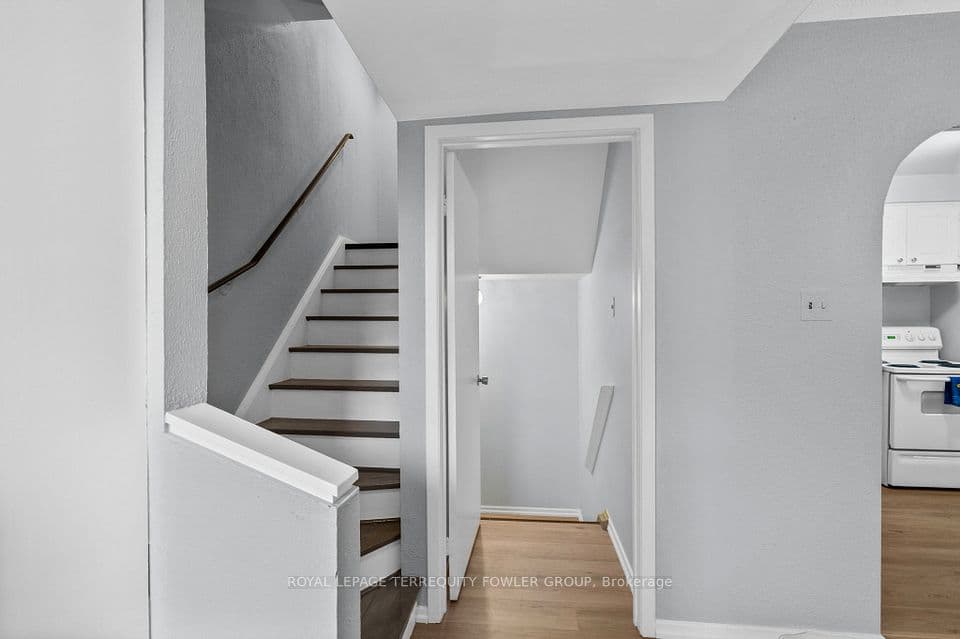 260 John Garland Boulevard 224, Toronto, ON M9V 1N8 – photo 3