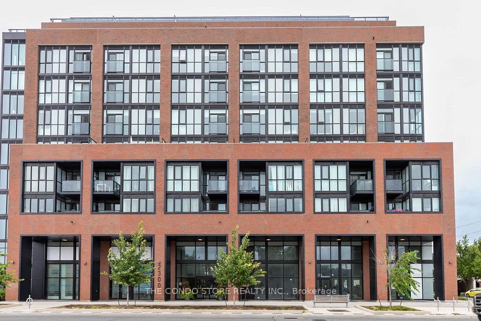 2300 St. Clair Avenue W 905, Toronto, ON M6N 1K8 – main photo