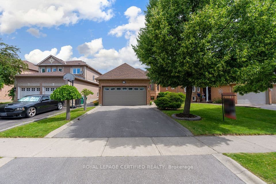 45 Springview Drive, Brampton, ON L6X 4M3 – main photo