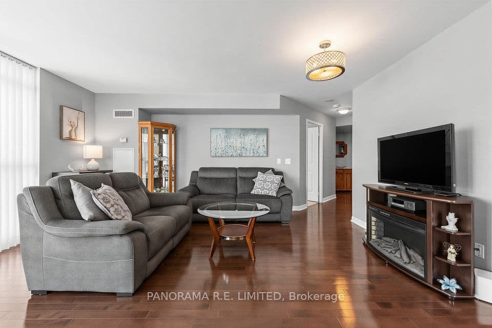 235 Sherway Gardens Road 1810, Toronto, ON M9C 0A2 – photo 3