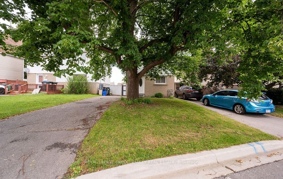 7 Hillpark Trail, Brampton, ON L6S 1R1 – photo 2