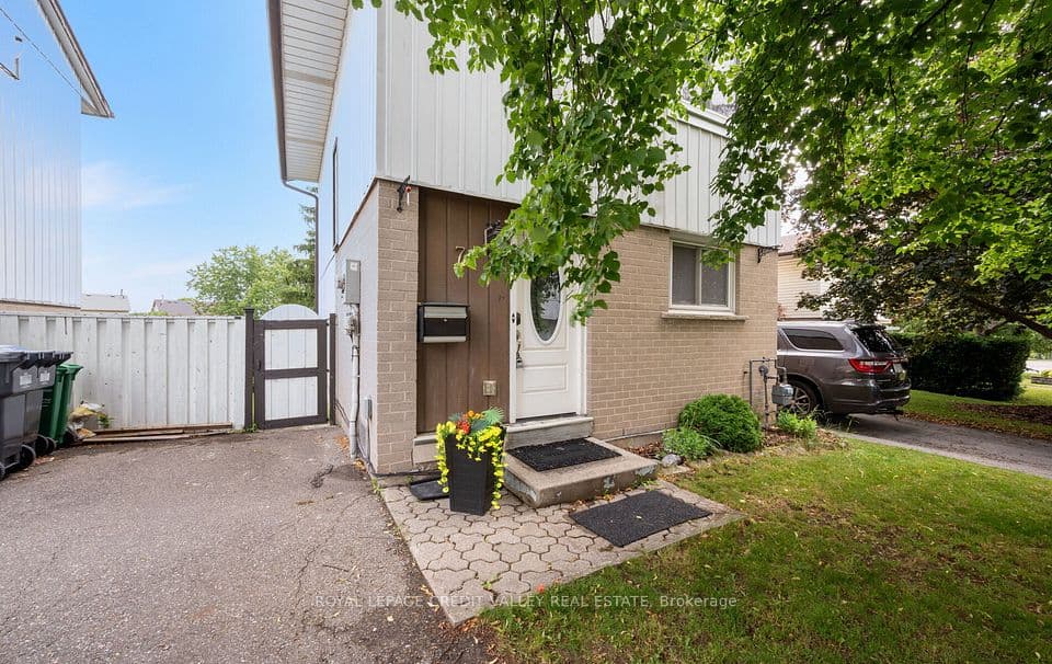 7 Hillpark Trail, Brampton, ON L6S 1R1 – photo 3
