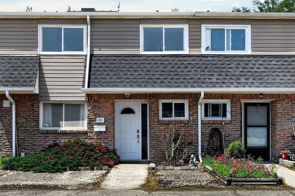 2050 Upper Middle Road 69, Burlington, ON L7P 3R9 – main photo