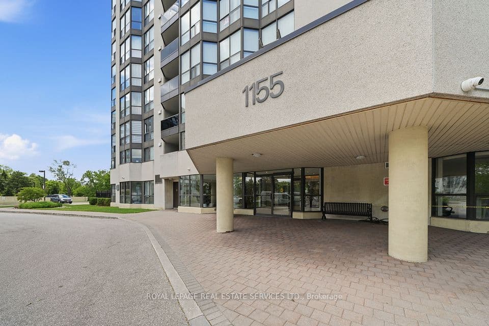 1155 Bough Beeches Boulevard 405, Mississauga, ON L4W 4N2 – photo 2