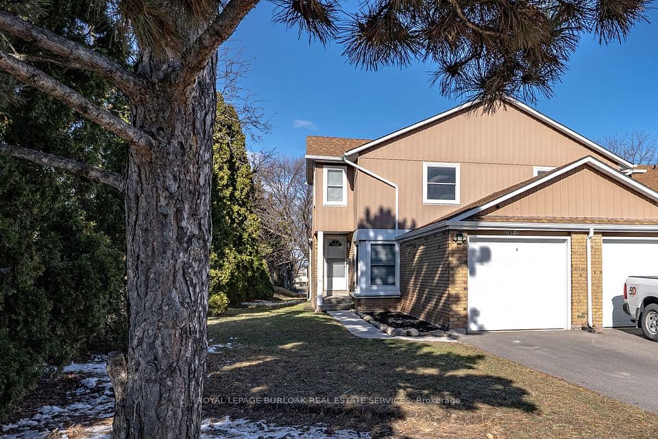 2185 Fairchild Boulevard 1, Burlington, ON L7P 3P6 – main photo