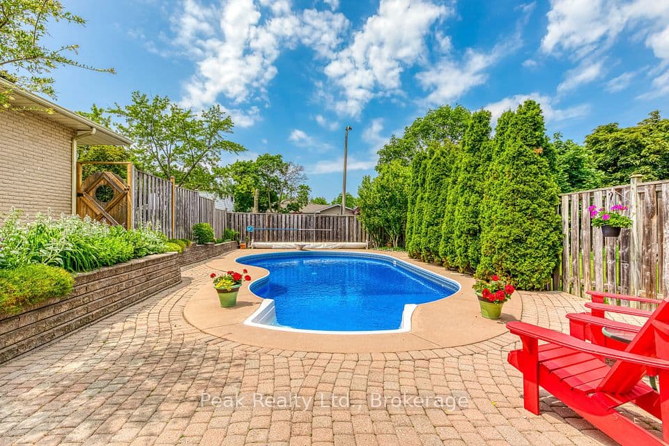 2235 Waycross Crescent, Mississauga, ON L5K 1J5 – photo 2