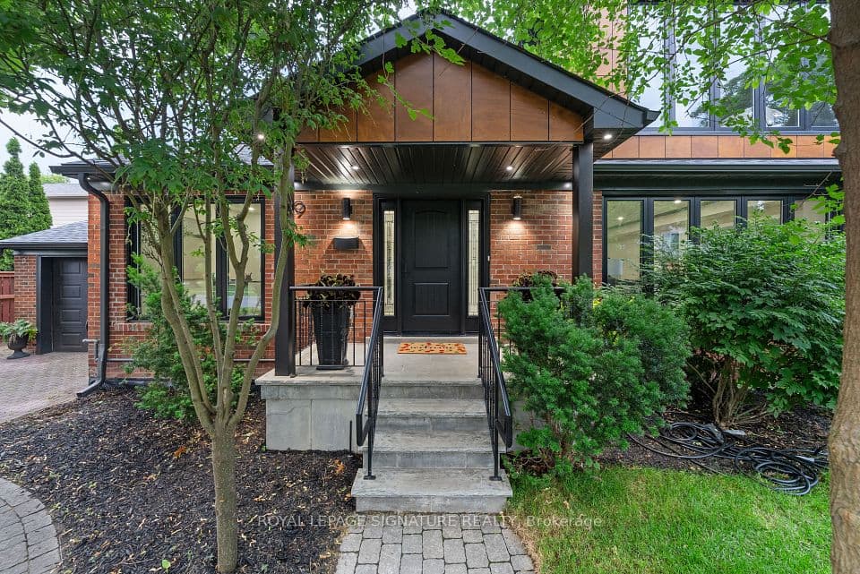 29 Blaketon Road, Toronto, ON M9B 4W4 – main photo