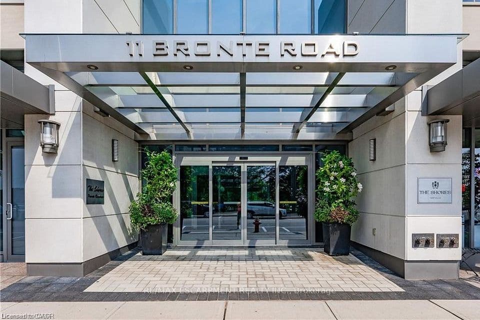 11 BRONTE Road 703, Oakville, ON L6L 0E1 – photo 2