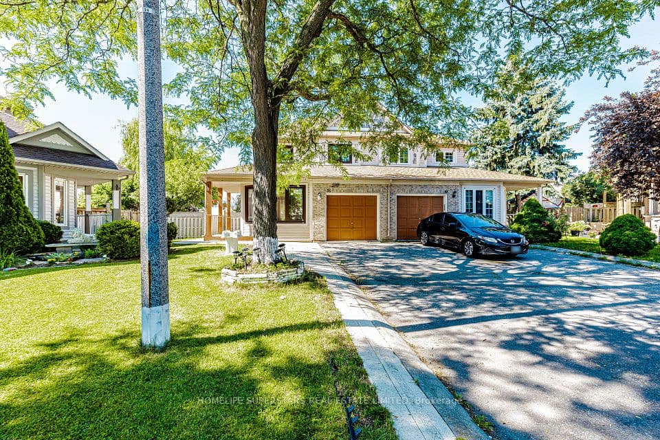 26 Amazon Court, Brampton, ON L6R 1C7 – main photo