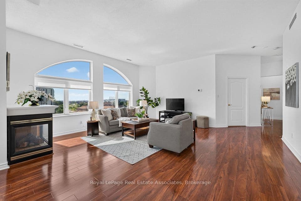 3 Dayspring Circle 502, Brampton, ON L6P 1B7 – photo 2