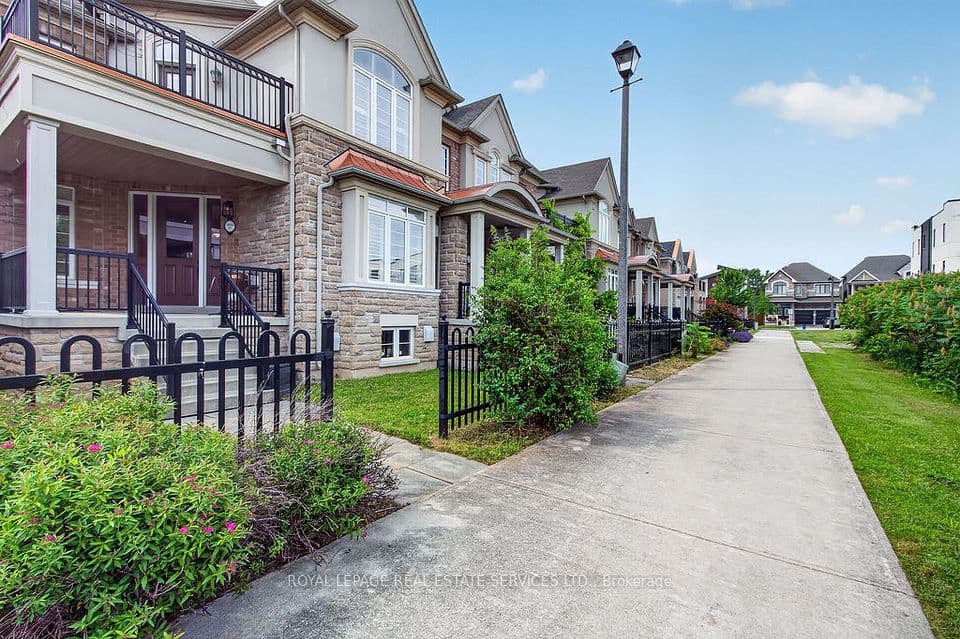 3045 Gladeside Avenue 19, Oakville, ON L6M 0R2 – photo 2