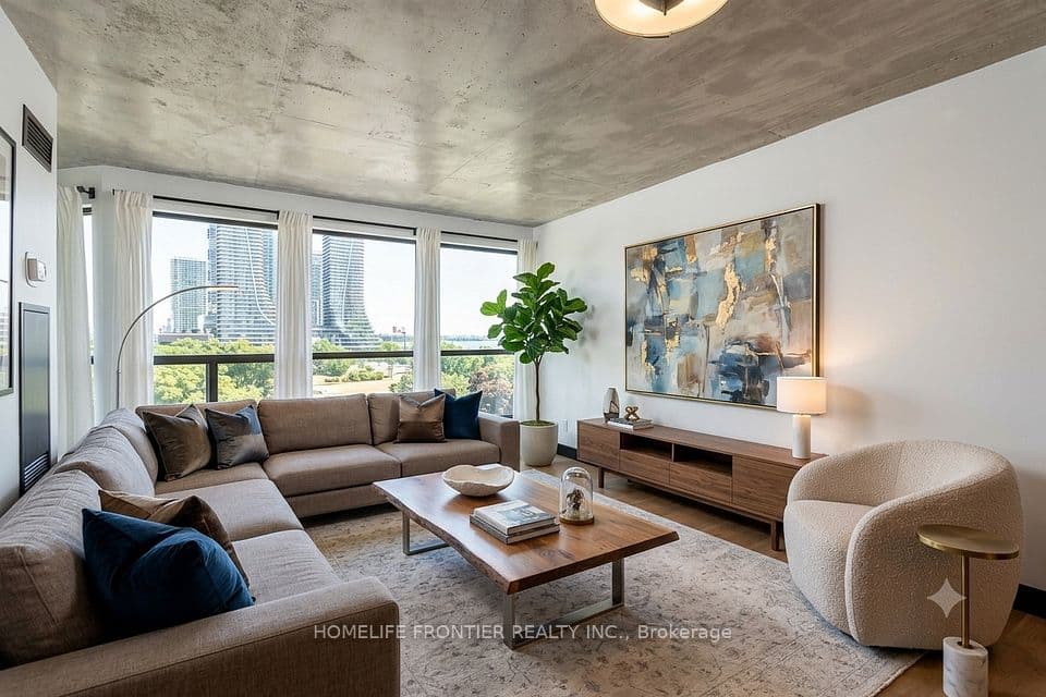 2261 Lakeshore Boulevard W 611, Toronto, ON M8V 3X1 – photo 3