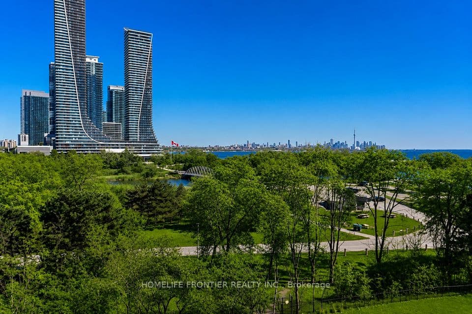 2261 Lakeshore Boulevard W 611, Toronto, ON M8V 3X1 – photo 2