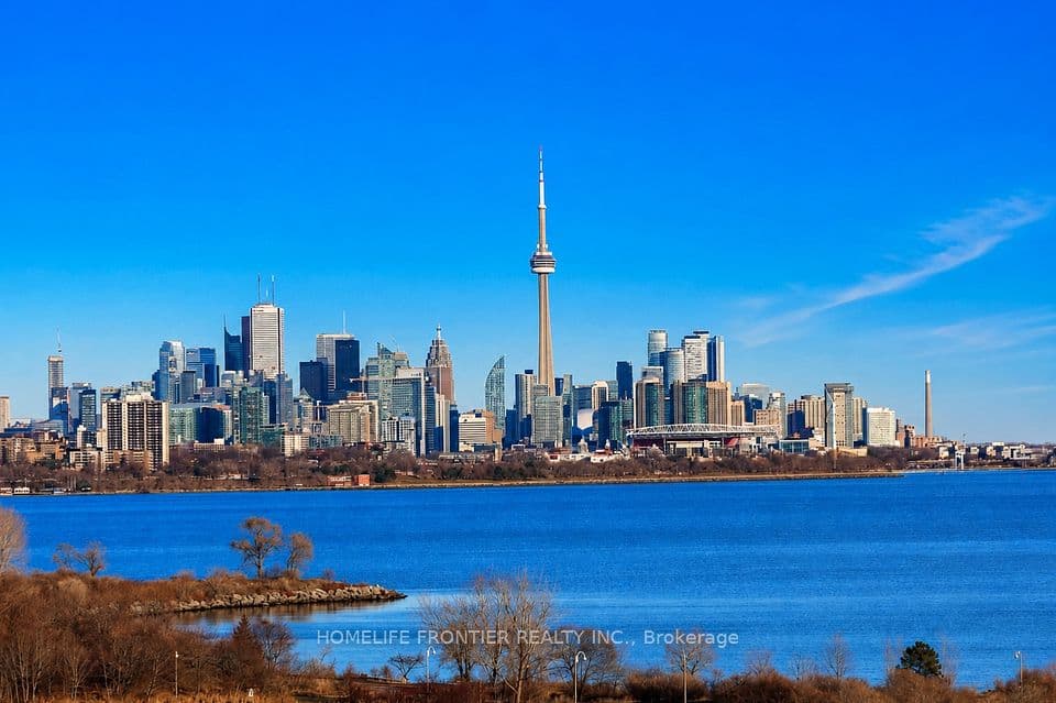 2261 Lakeshore Boulevard W 611, Toronto, ON M8V 3X1 – main photo