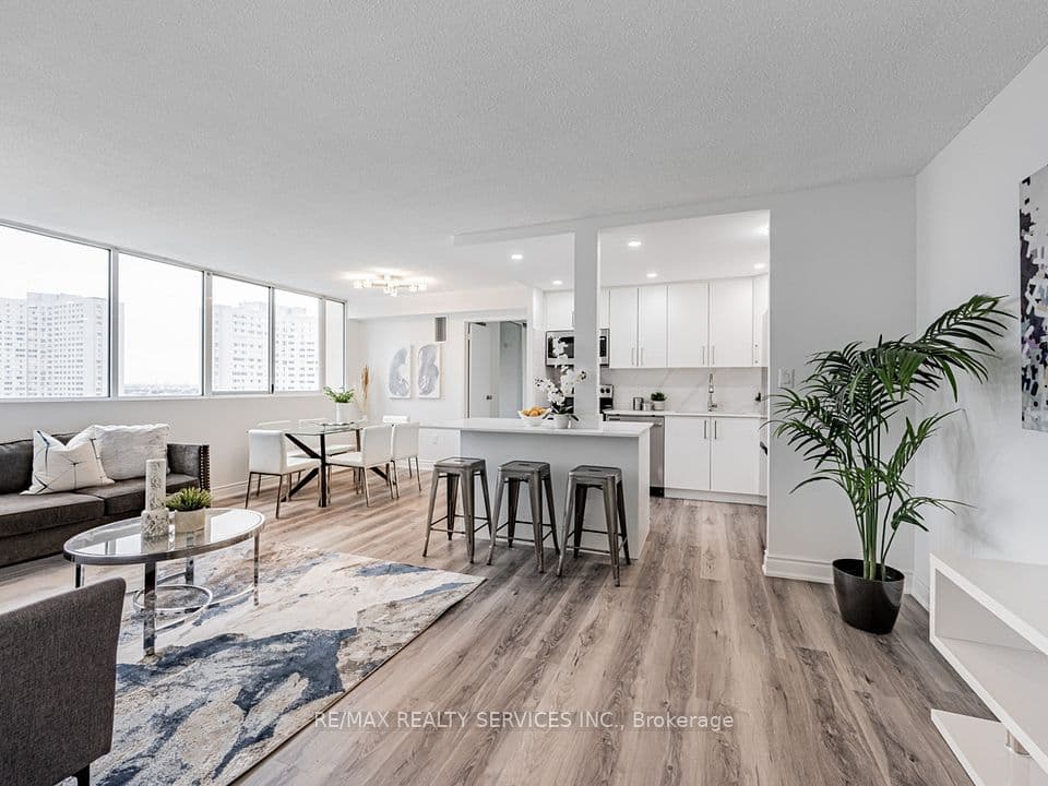 3590 Kaneff Crescent 1108, Mississauga, ON L5A 3X3 – photo 3