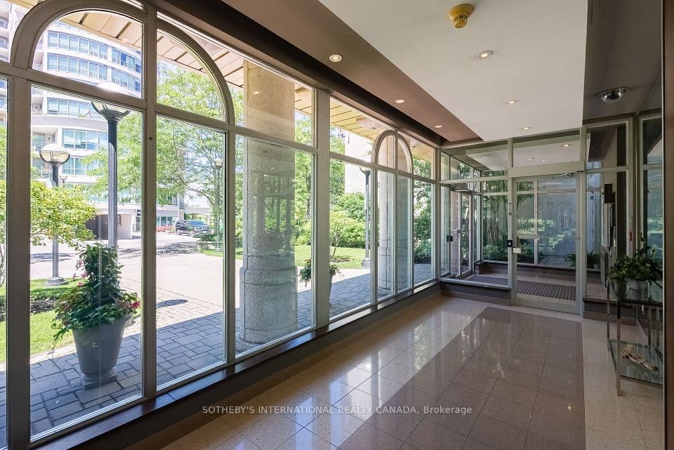 80 Palace Pier Court 302, Toronto, ON M8V 4C1 – photo 2