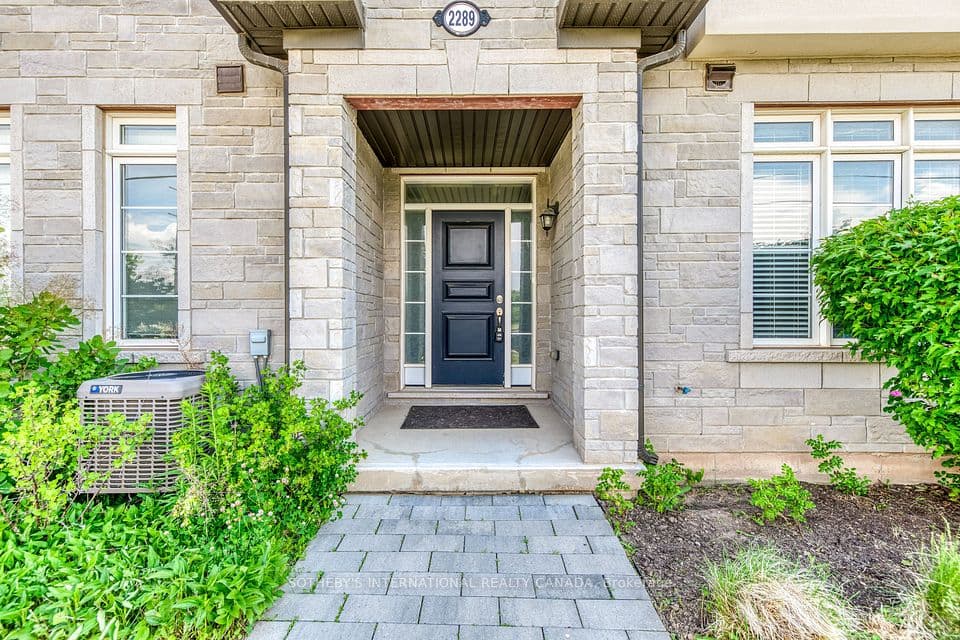 2289 Khalsa Gate, Oakville, ON L6M 1P4 – photo 3