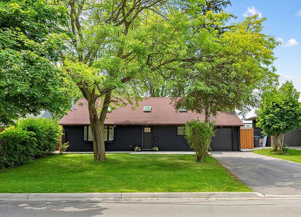 13 Swanhurst Boulevard, Mississauga, ON L5N 1B6 – photo 2
