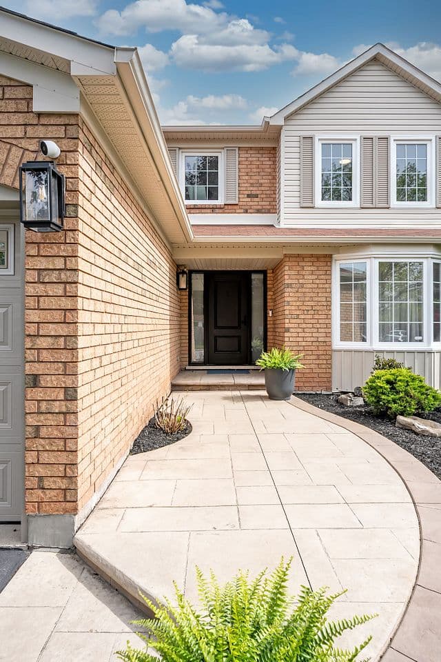1429 Thistledown Road, Oakville, ON L6M 1Y4 – photo 2