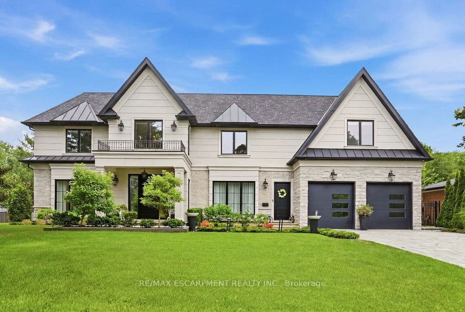 1544 Lochlin Trail, Mississauga, ON L5G 3V7 – main photo