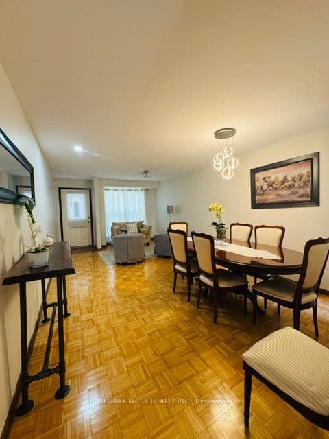 16 Armstrong Avenue, Toronto, ON M6H 1V8 – photo 2