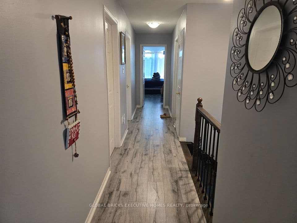 17 Mannel Crescent, Brampton, ON L6Y 5E2 – main photo