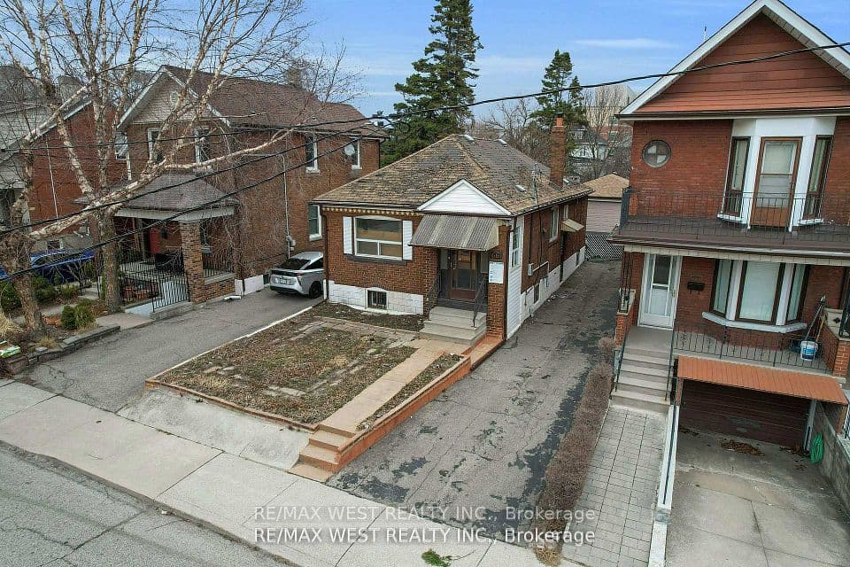 661 Beresford Avenue, Toronto, ON M6S 3C4 – photo 3