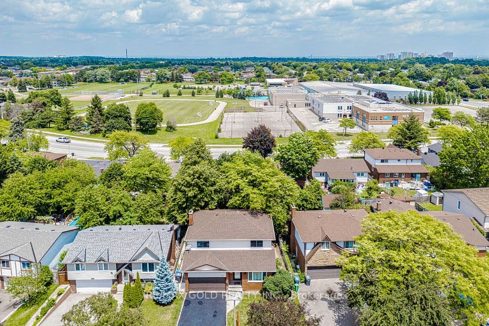 62 Charters Road, Brampton, ON L6V 2S5 – photo 2