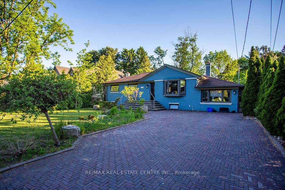 2450 Edenhurst Drive, Mississauga, ON L5A 2K9 – main photo