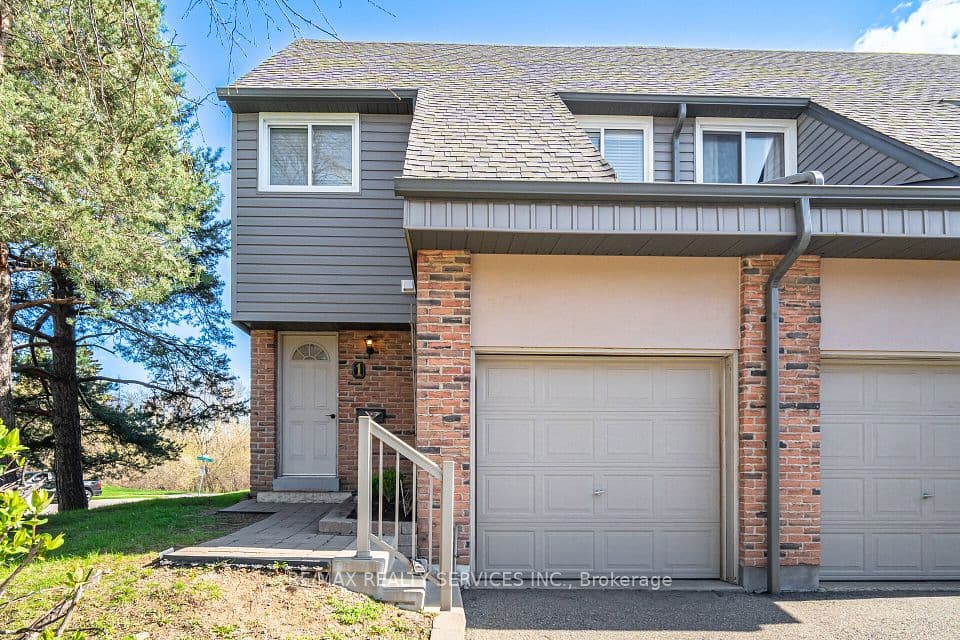 1 Tara Park Court 1, Brampton, ON L6V 3E4 – main photo
