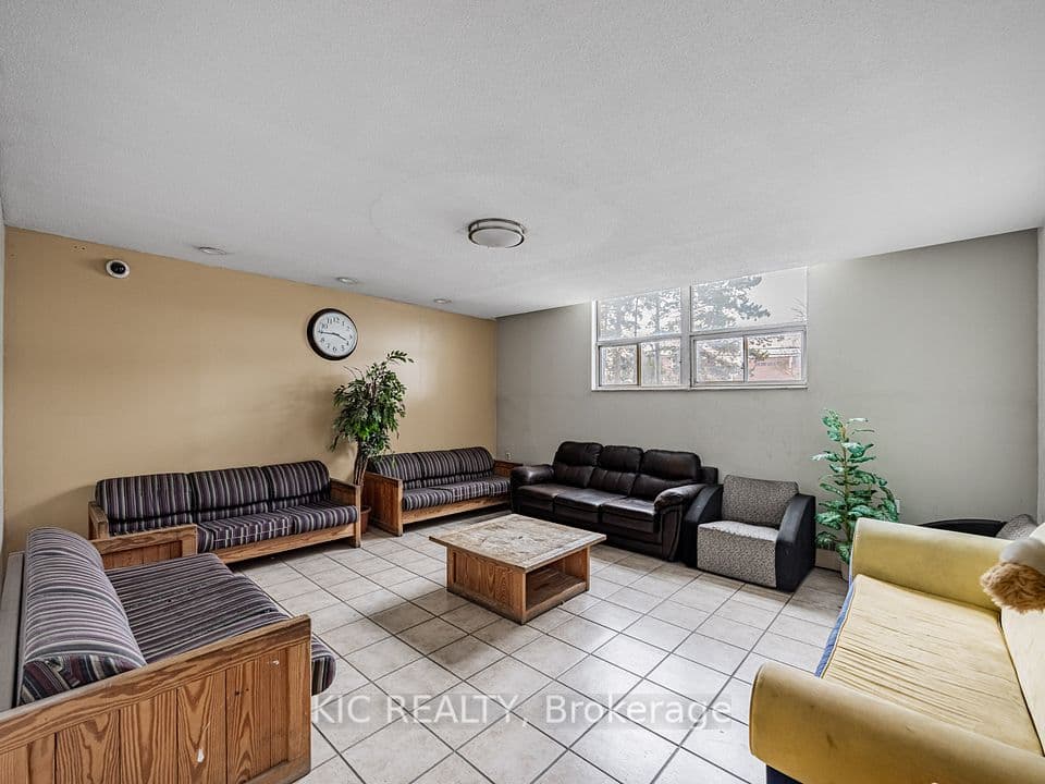 2645 KIPLING Avenue 403, Toronto, ON M9V 3S6 – photo 3