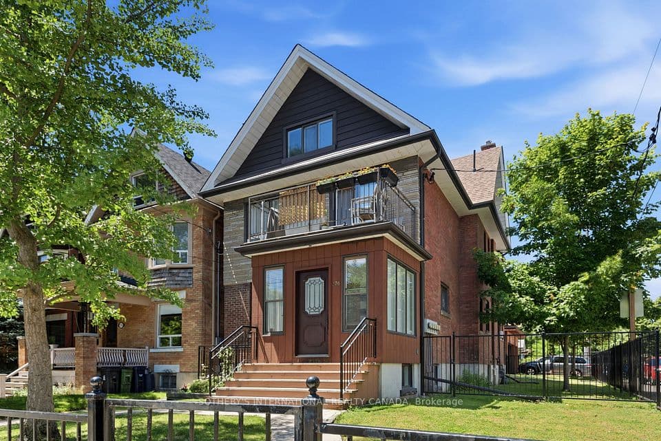 376 Sunnyside Avenue, Toronto, ON M6R 2R8 – main photo