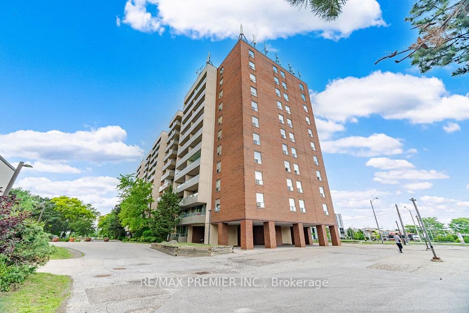 1 Four Winds Drive 701, Toronto, ON M3J 2T1 – main photo