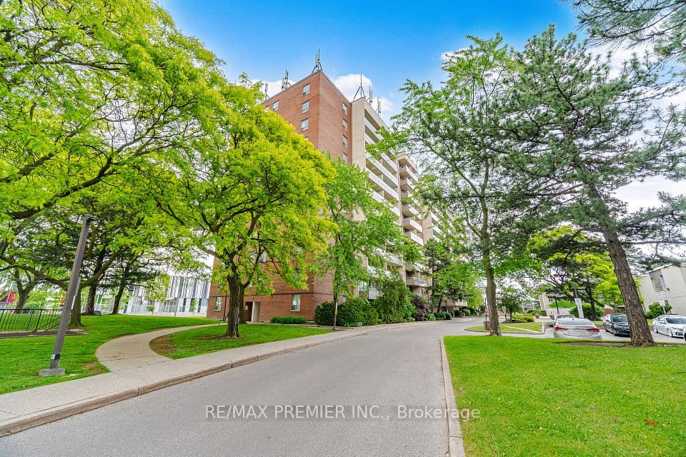 1 Four Winds Drive 701, Toronto, ON M3J 2T1 – photo 3