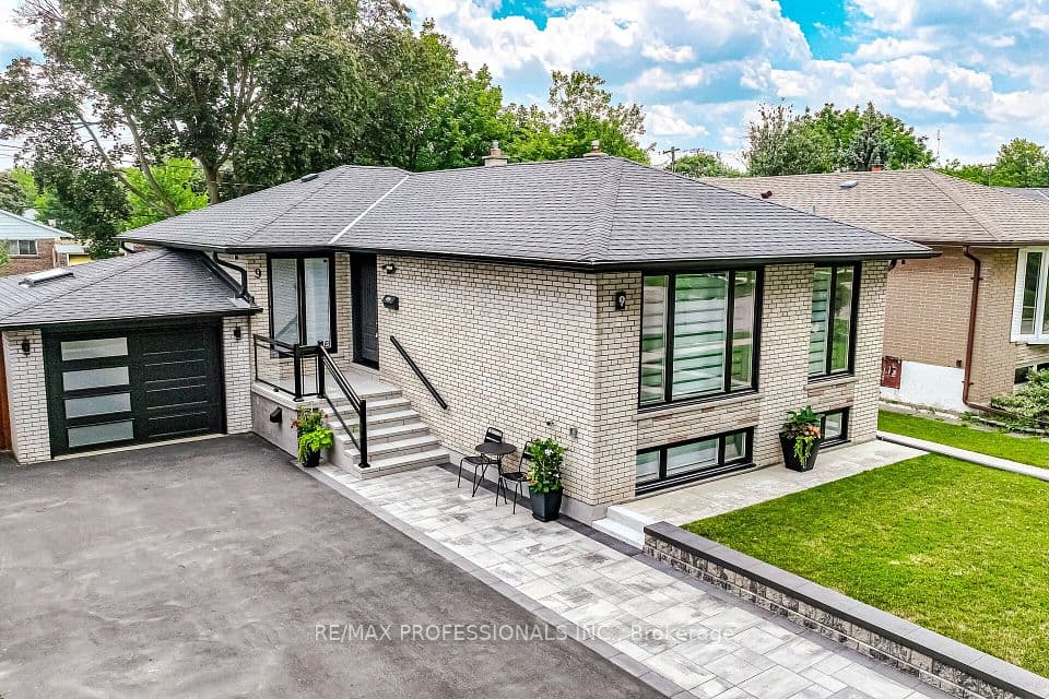 9 Tynevale Drive, Toronto, ON M9R 2B3 – photo 3