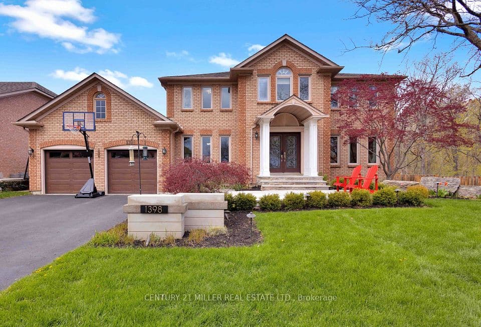 1398 Winterberry Drive, Burlington, ON L7P 4T4 – main photo