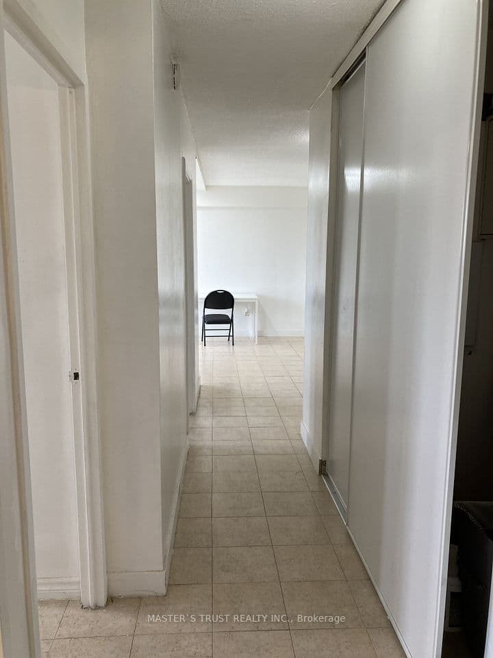 940 Caledonia Road 908, Toronto, ON M6B 3Y4 – photo 3