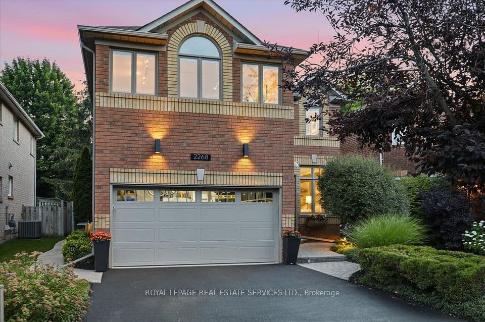 2268 Vista Oak Road, Oakville, ON L6M 3L8 – main photo
