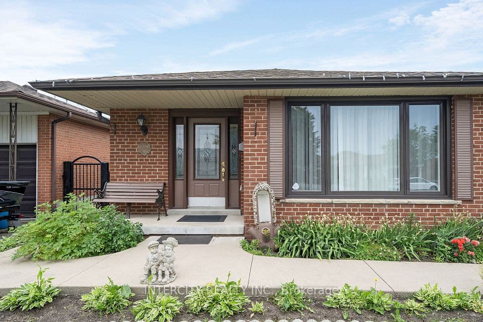 7279 Vernor Drive, Mississauga, ON L4T 2P5 – photo 3