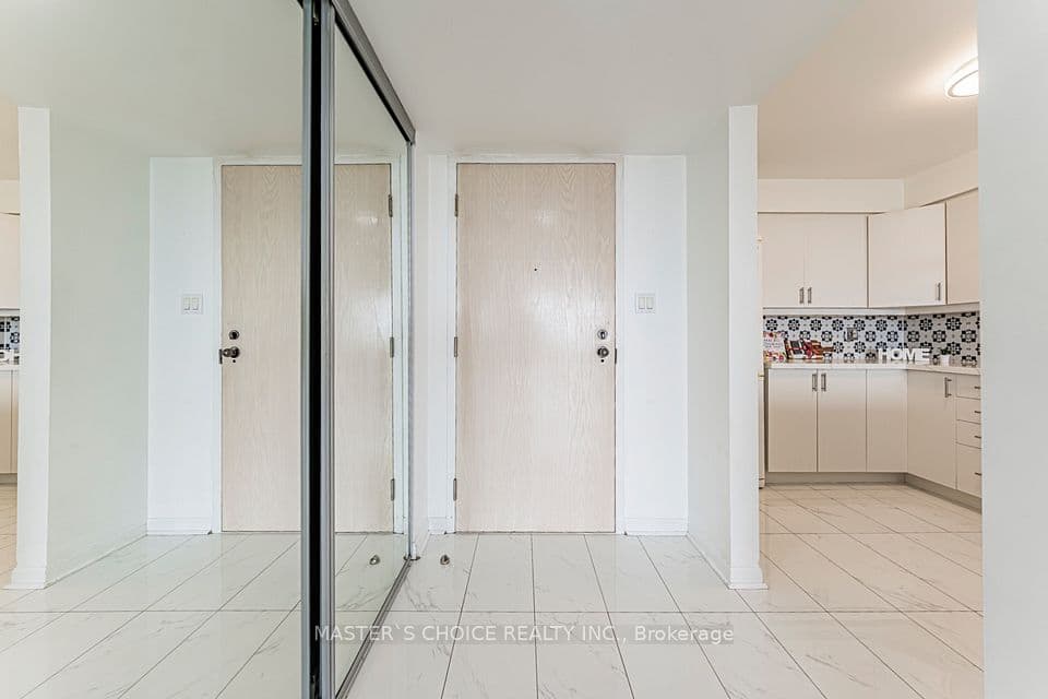 50 Eglinton Avenue W 1110, Mississauga, ON L5R 3P5 – photo 2