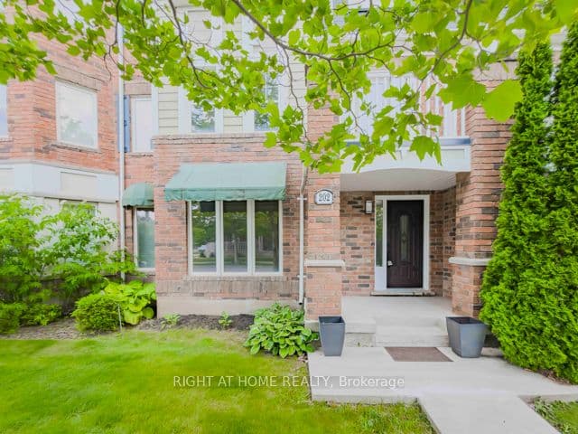 202 Magurn Gate, Milton, ON L9T 7B4 – photo 2