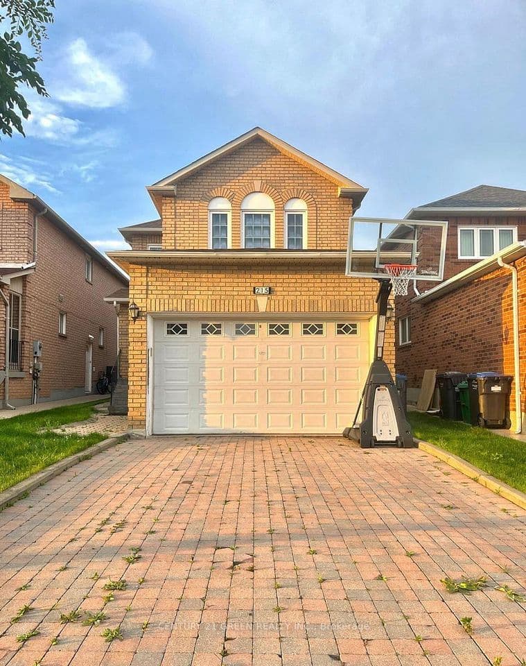 215 Kingknoll Drive, Brampton, ON L6Y 4X4 – main photo
