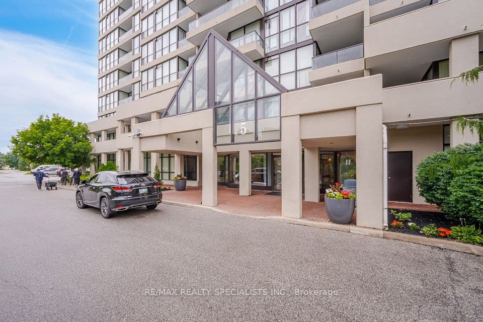 5 Rowntree Road N 805, Toronto, ON M9V 5G9 – photo 3