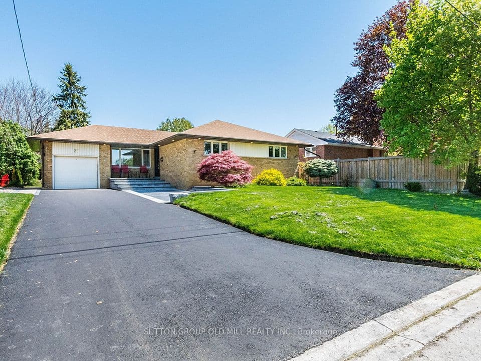 37 Suburban Drive, Mississauga, ON L5N 1G8 – photo 2