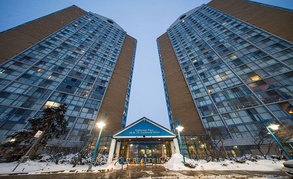 35 Trailwood Drive 1112, Mississauga, ON L4Z 3L6 – main photo