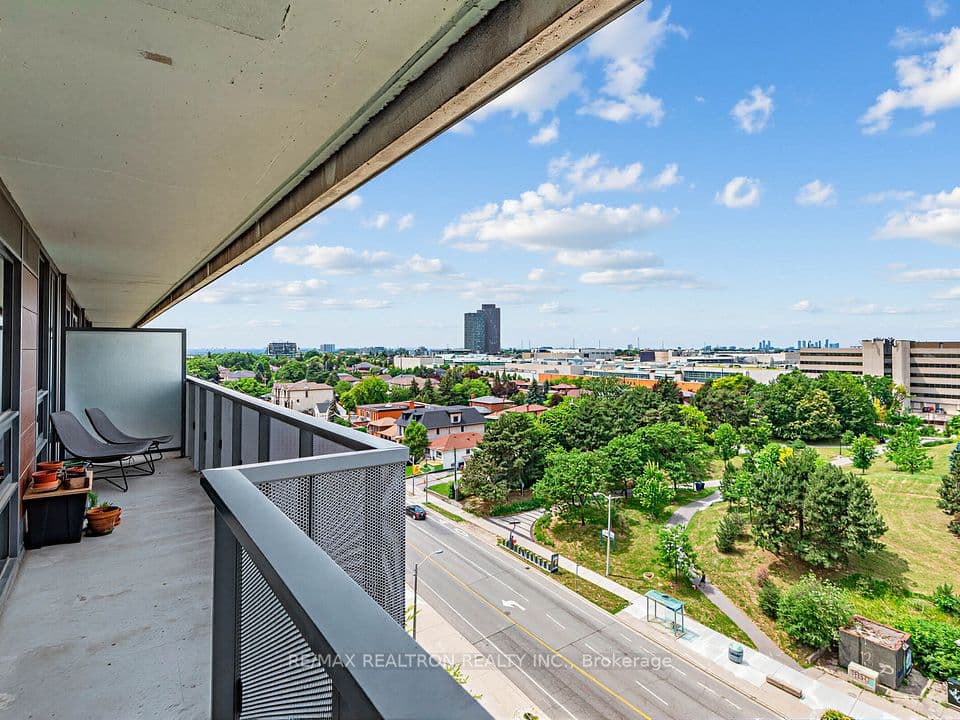 160 Flemington Road 1005, Toronto, ON M6A 0A9 – main photo