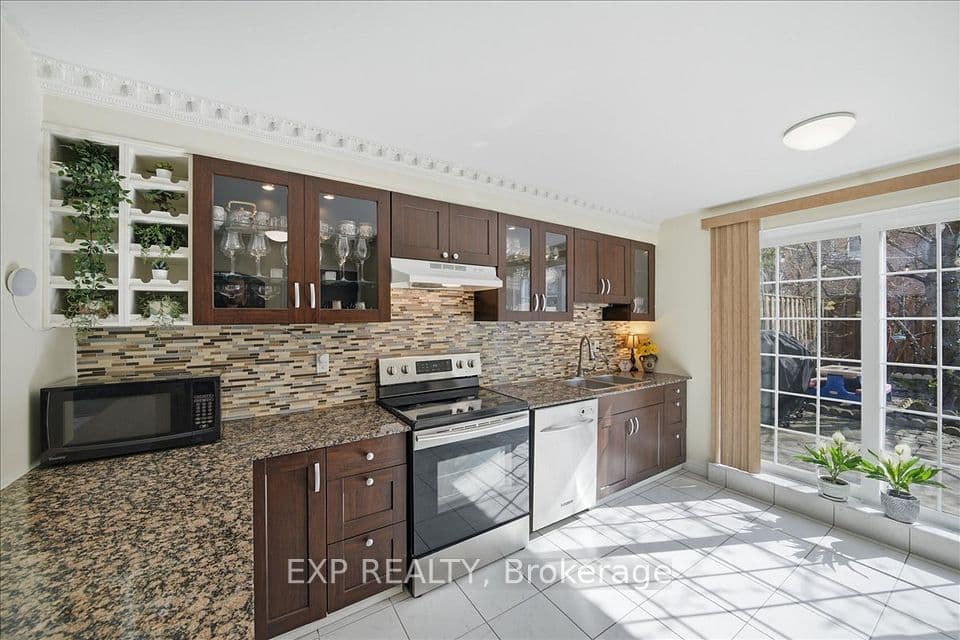 1055 Dundas Street E 167, Mississauga, ON L4Y 3X6 – photo 3