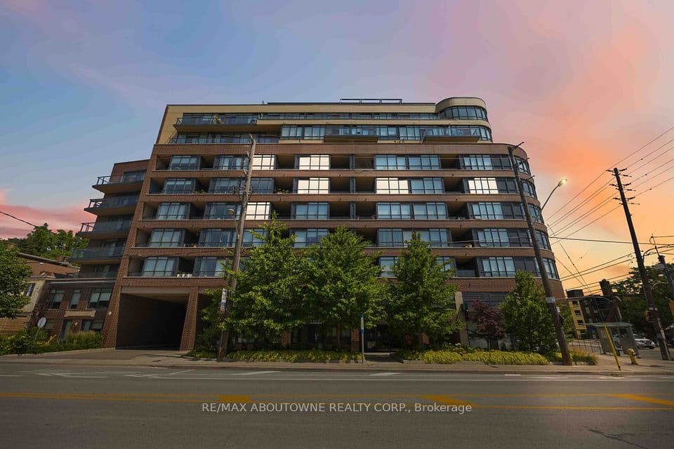 11 Superior Avenue 904, Toronto, ON M8V 0A7 – main photo